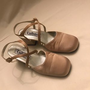 UNLISTED By Kenneth Cole Size:7.5